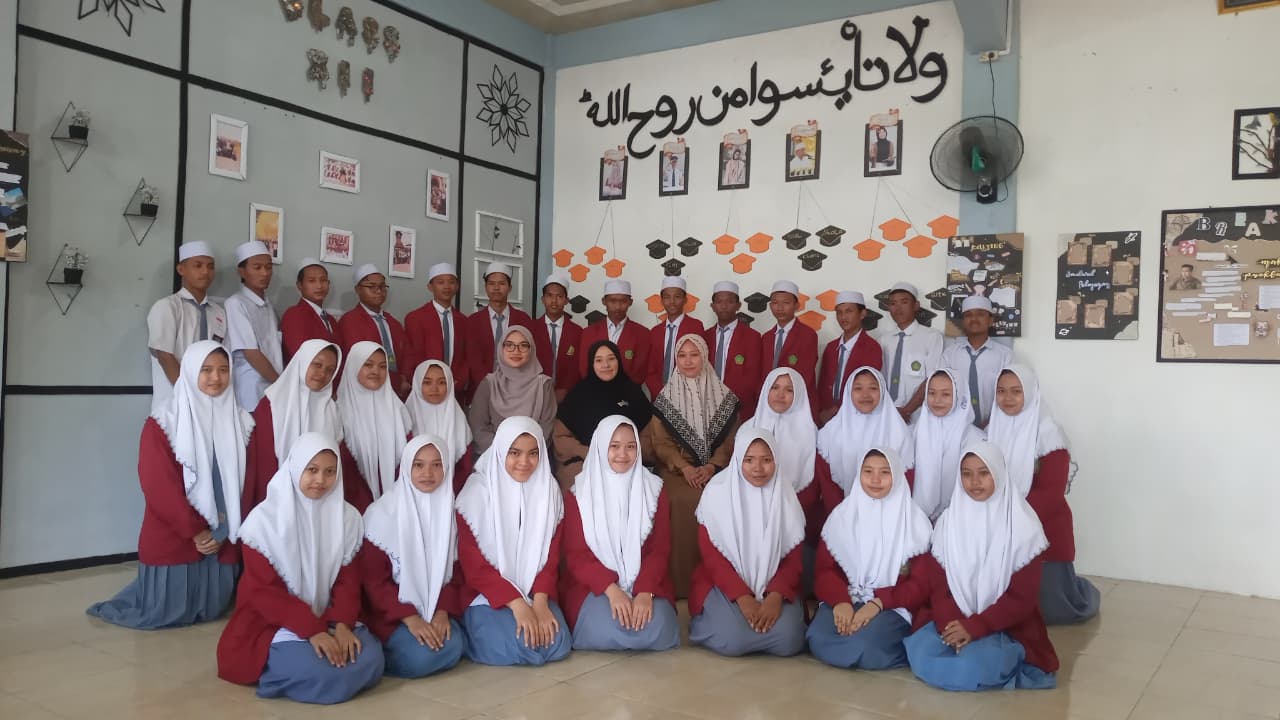 LOMBA KEBERSIHAN & KEINDAHAN KELAS (JUARA 1)